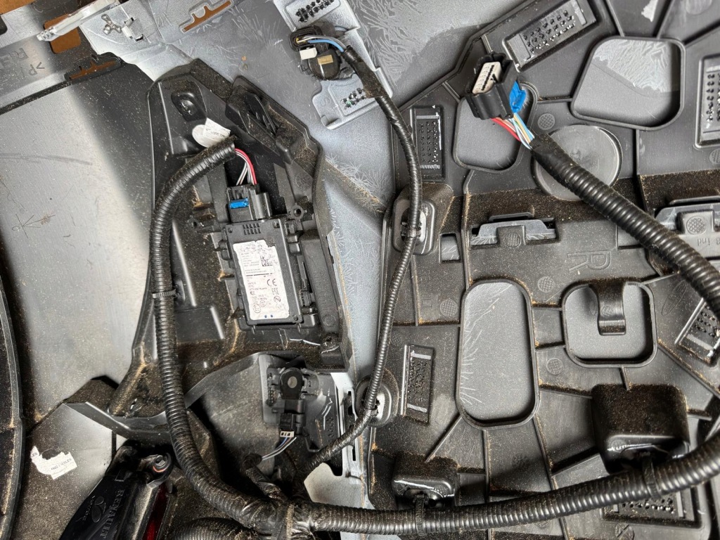 фото №7, Бампер задняя 6 pdc датчики лампы радары renault scenic v e-tech 2024 ev