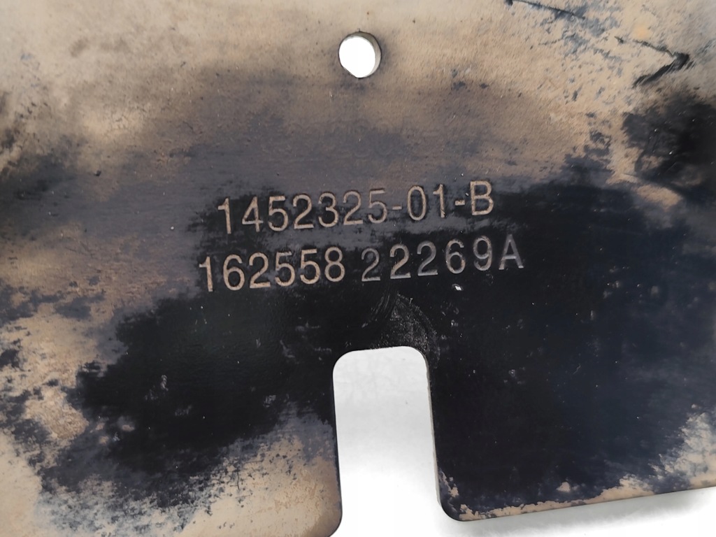 Tesla model 3 тримач  / кронштейн радіатора ev двигун електричний 1452325 Зі Шроту