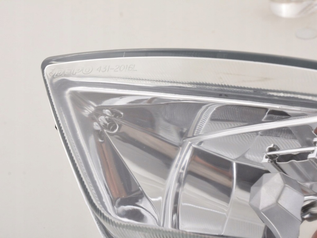 фото №8, Противотуманная фара левый ford focus 02