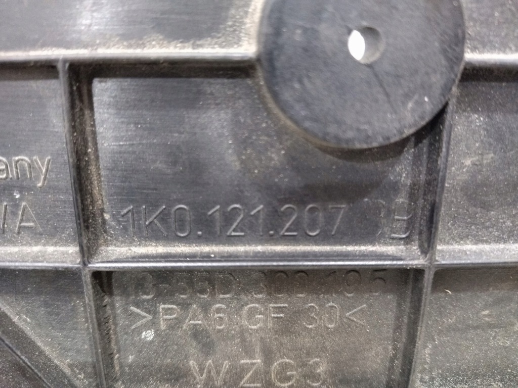 1k0121207bb кронштейн вентилятор радиатора 1.4 vw golf passat с Разборки