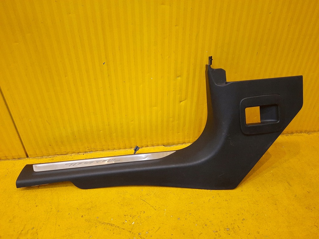 фото №1, Maserati levante накладка порог левая 670040374