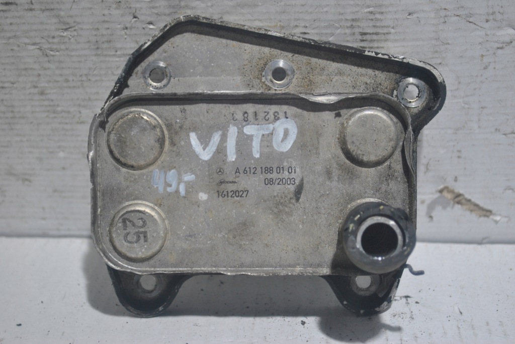 фото №1, Радиатор масла mercedes vito w638 a6121880101