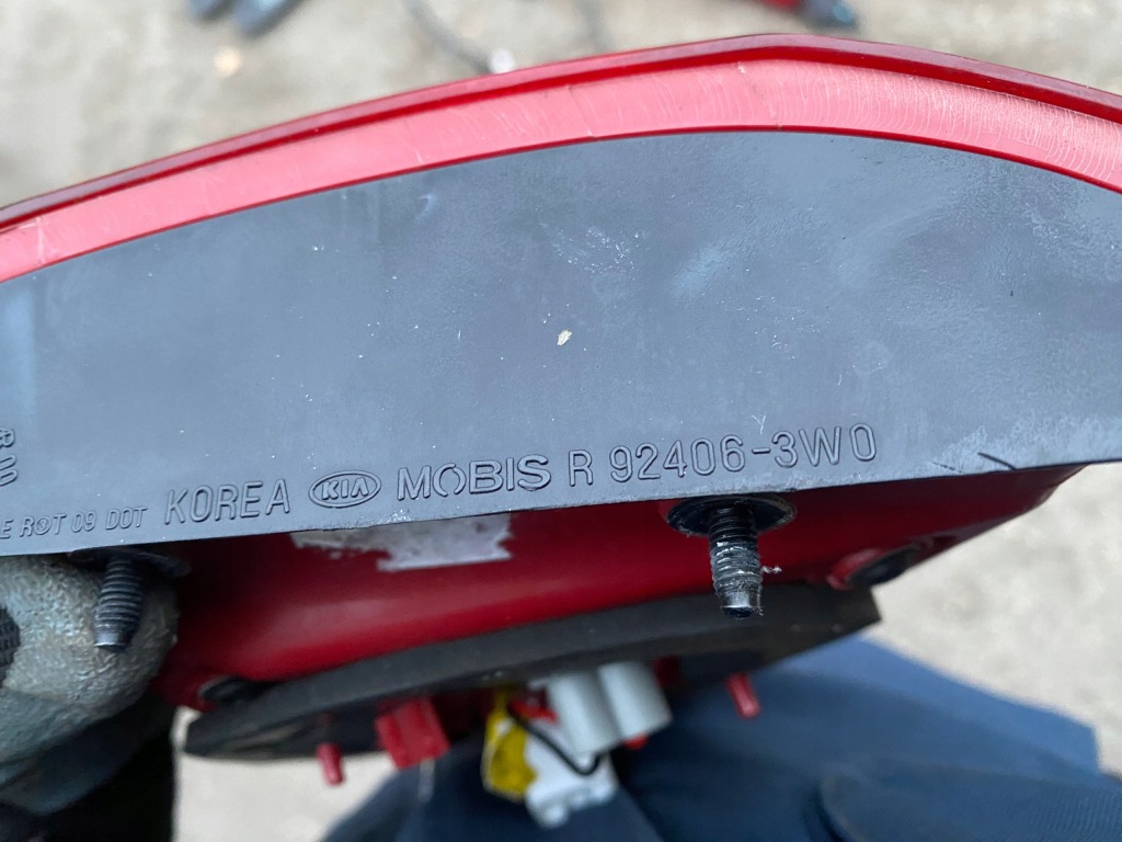 фото №3, Лампа задняя правая w крышка kia sportage iii 10/14 rok