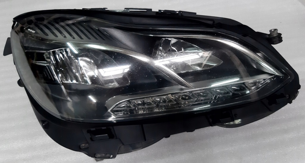 Купить Mercedes e-klasa w212 фара фара рестайлинг  led правый