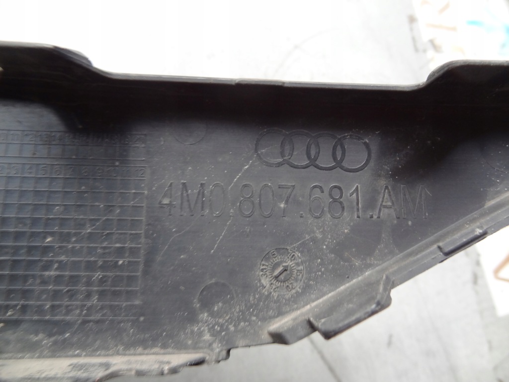 Решітка ліва бампера audi q7 ii lift 4m0807681am Зі Шроту