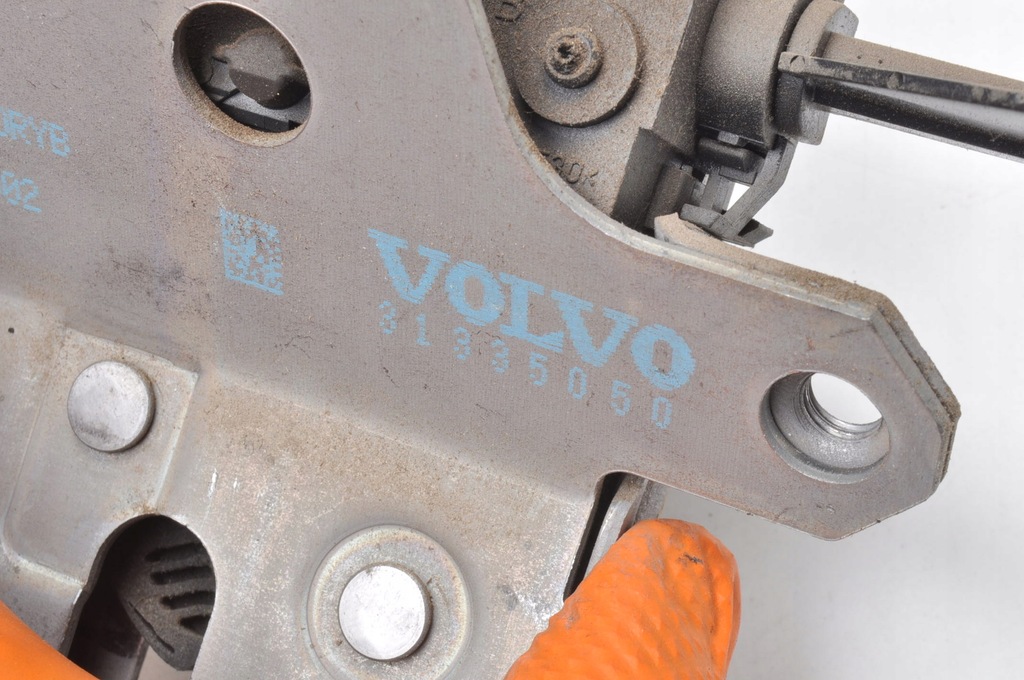 фото №6, Volvo s60 ii замок багажника крышки 31335050