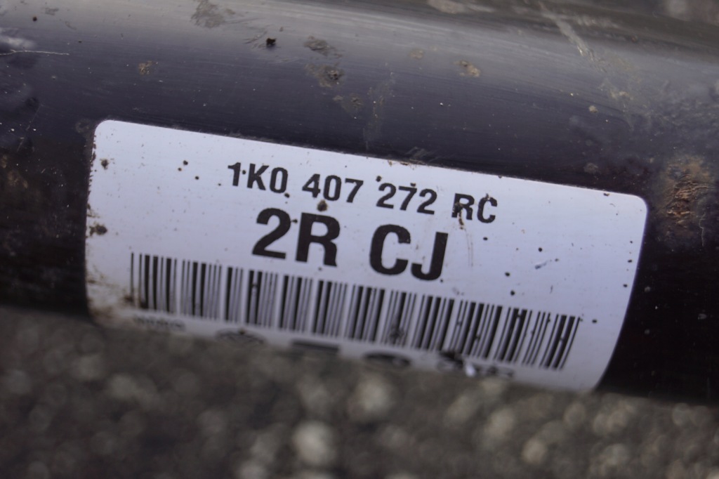 Приводной вал правая  перед правый  audi a3 8p 2.0 tdi Недорого