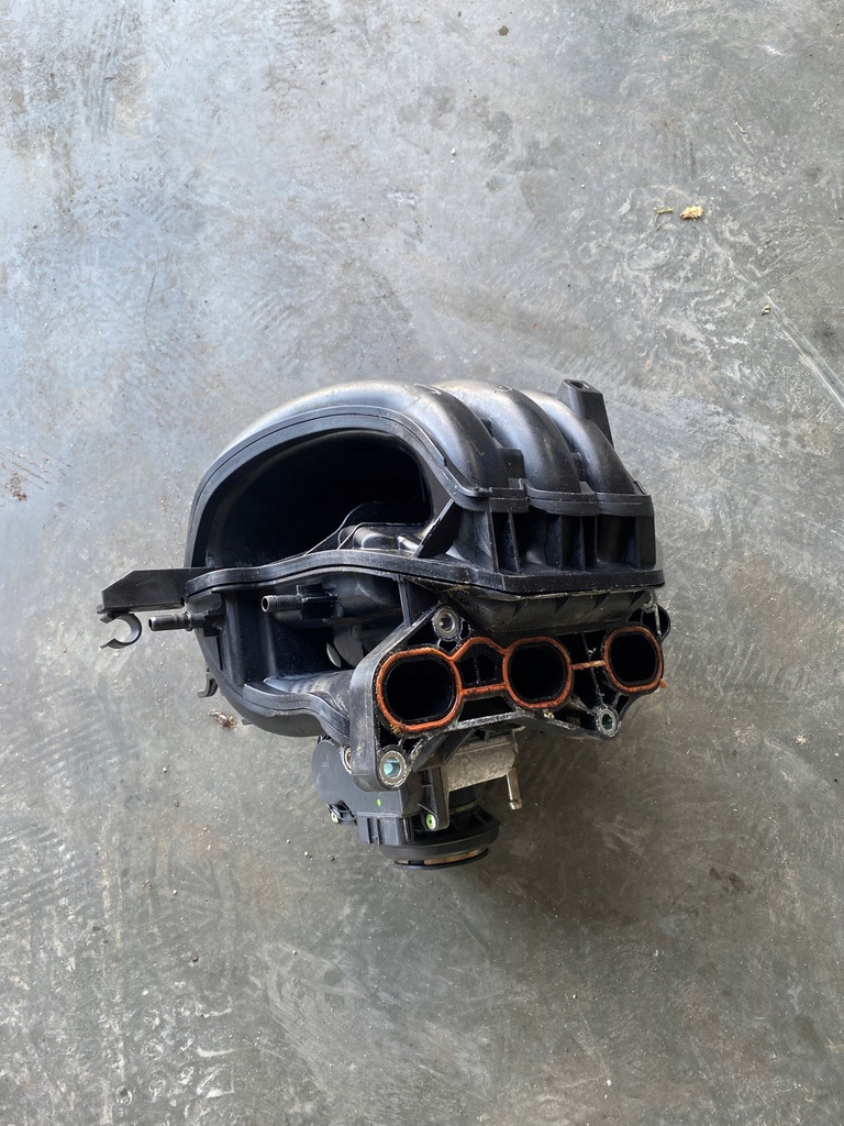 фото №1, Коллектор всасывающий с дроссельная заслонка toyota yaris iii