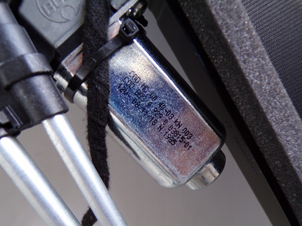 фото №6, Шторка люк volvo v40 ii r design