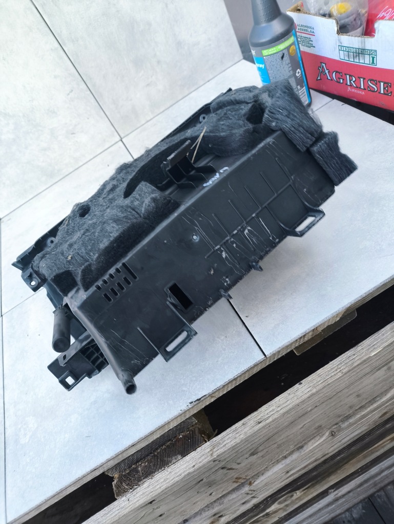 Купити Mercedes w169 mercedes a klasa w169 бардачок пасажира європа ?