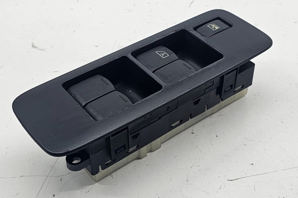 фото №10, Кнопка управление окон левых передних дверь nissan