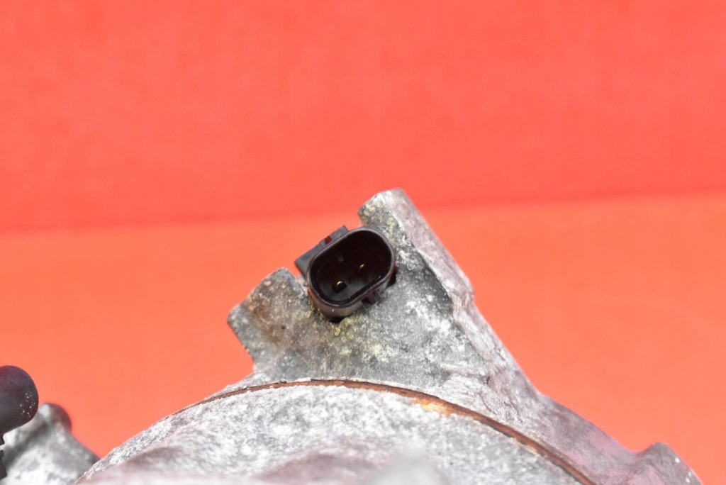 Насос компрессор кондиционера 39034463 opel astra 5 v k 1.4 t 150 km 15-20 Цена