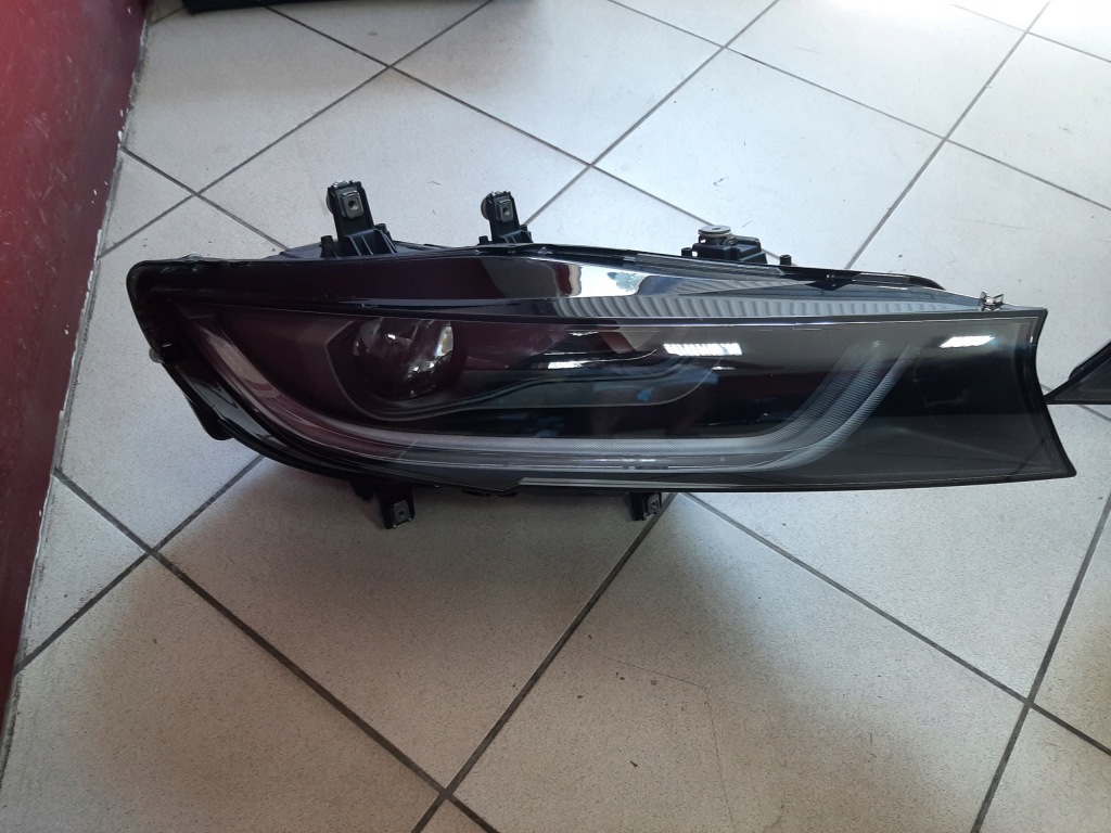 фото №1, Лампа bmw i8 правая комплектная