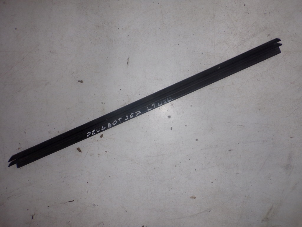 фото №1, Молдинг ущільнювач внутрішнє правий/лівий задня peugeot 207