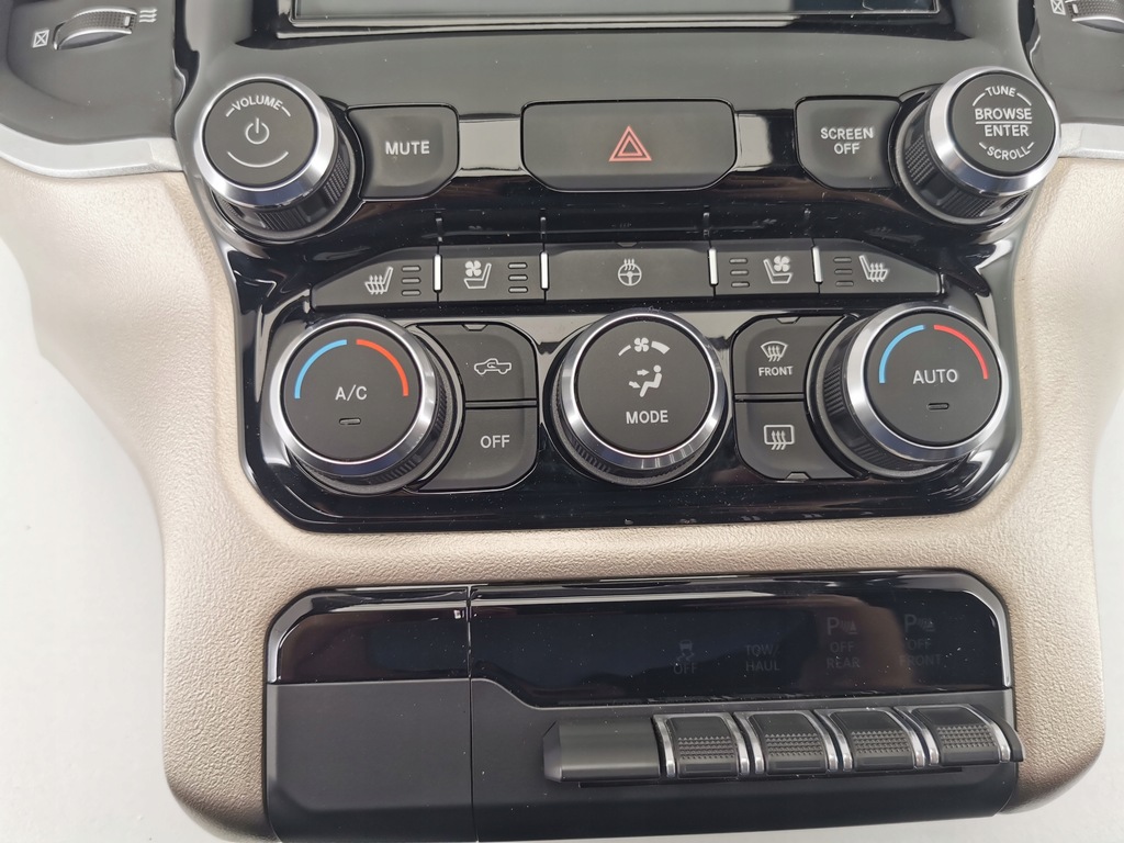 фото №2, Dodge ram 5 v рамка радіо панель консоль середня