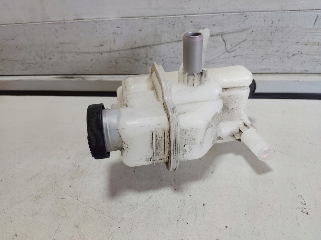 фото №4, Toyota yaris iii бачок расширительный