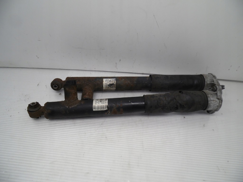 фото №1, Амортизатор airmatic правий лівий задня mercedes w204