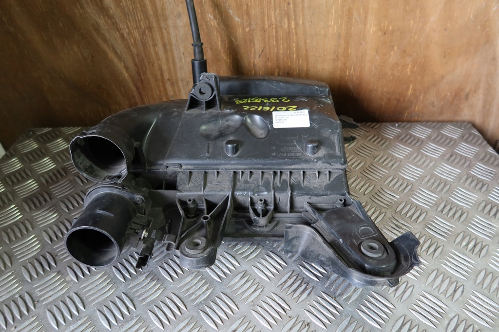 фото №9, Корпус фильтра воздуха peugeot 1.6 9673061080