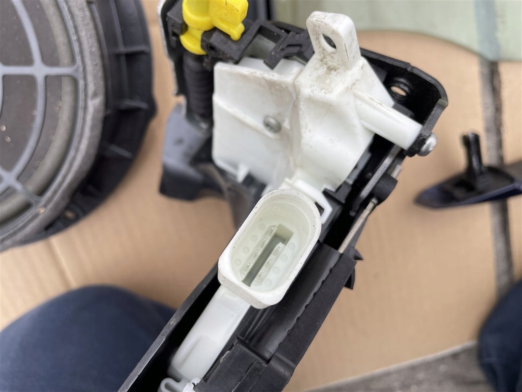 фото №9, Скло прокладка хром підйомник скло двері audi a4 b9 lift 19-23r