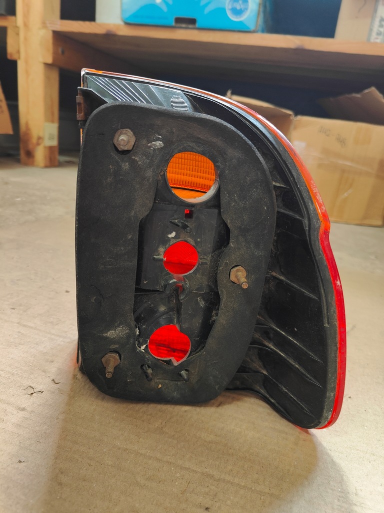 фото №14, Bmw e39 kombi лампа задня ліва w крила 8361671