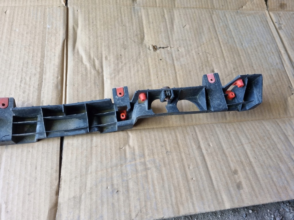 Opel astra j направляющая бампера передний, пластик на передний pas,13264477 Доставка