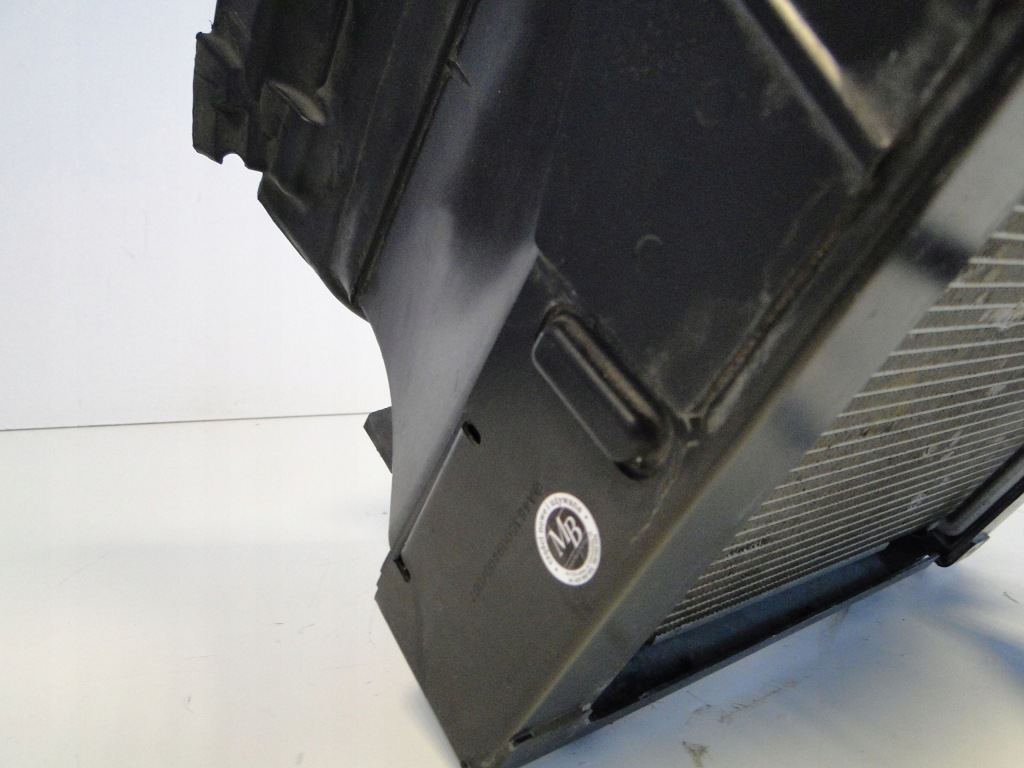 Mercedes радиатор воды w подкрылок правое g klasa 465 w465 a4635009400 Доставка