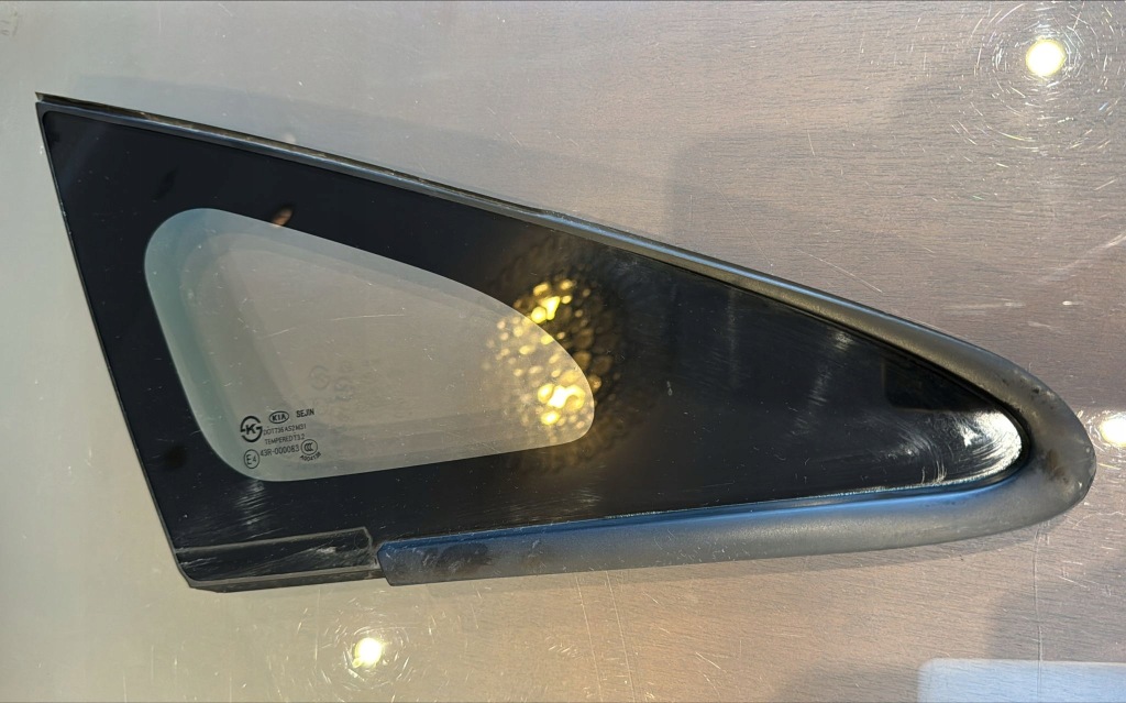 фото №4, Стекло кузовная правый задняя kia carens iv 43r-000083