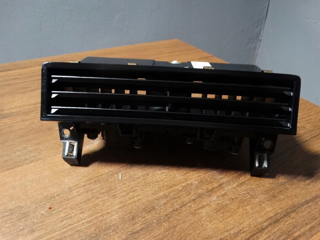 фото №1, Решітка обдув консолі porsche panamera 971 1