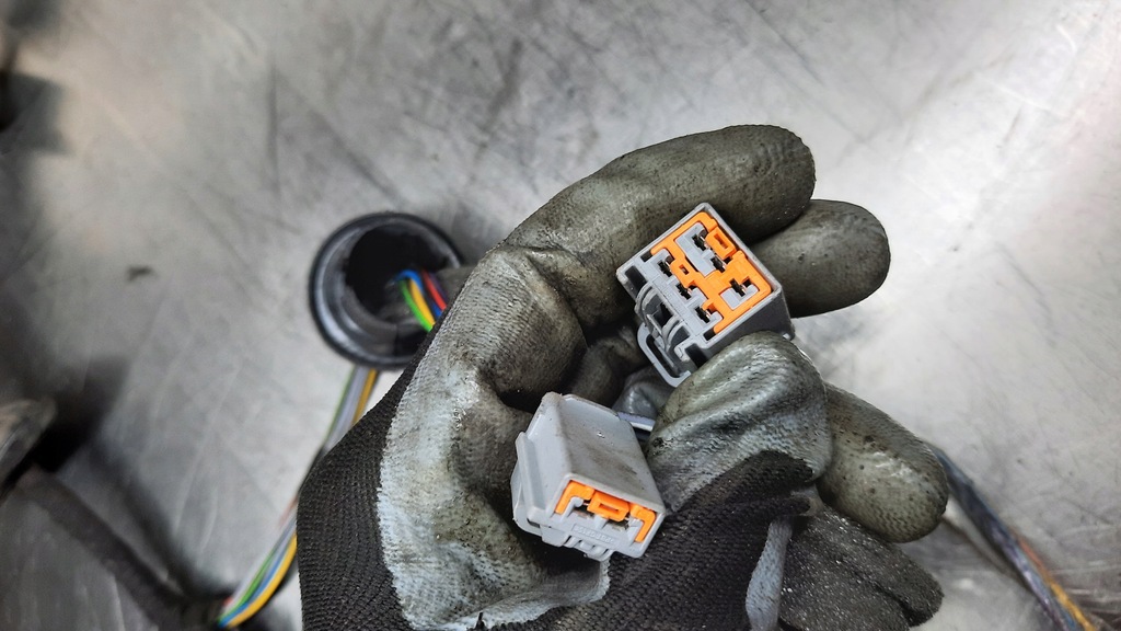 фото №4, Джгут електропроводка двері задніх 8697919 volvo s60 lift 06r