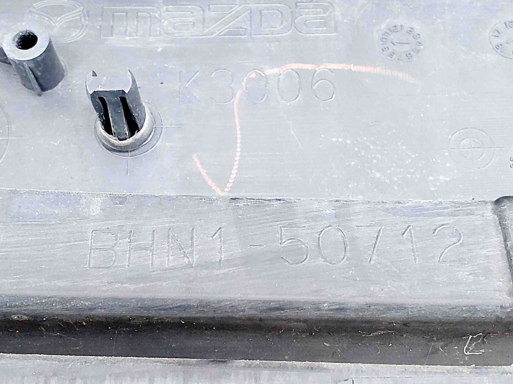 фото №16, Решётка радиатора mazda 3 bm bhn150712 2.2l дизель 110kw 2014