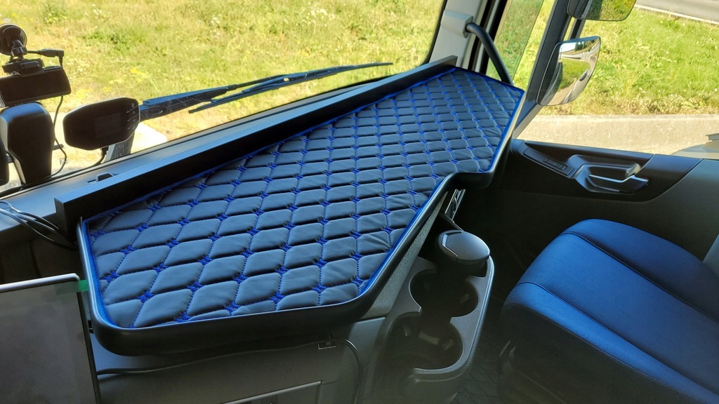 фото №9, Полка stolik na приборная панель tir volvo fh 4 / fh 5 кожзам royal