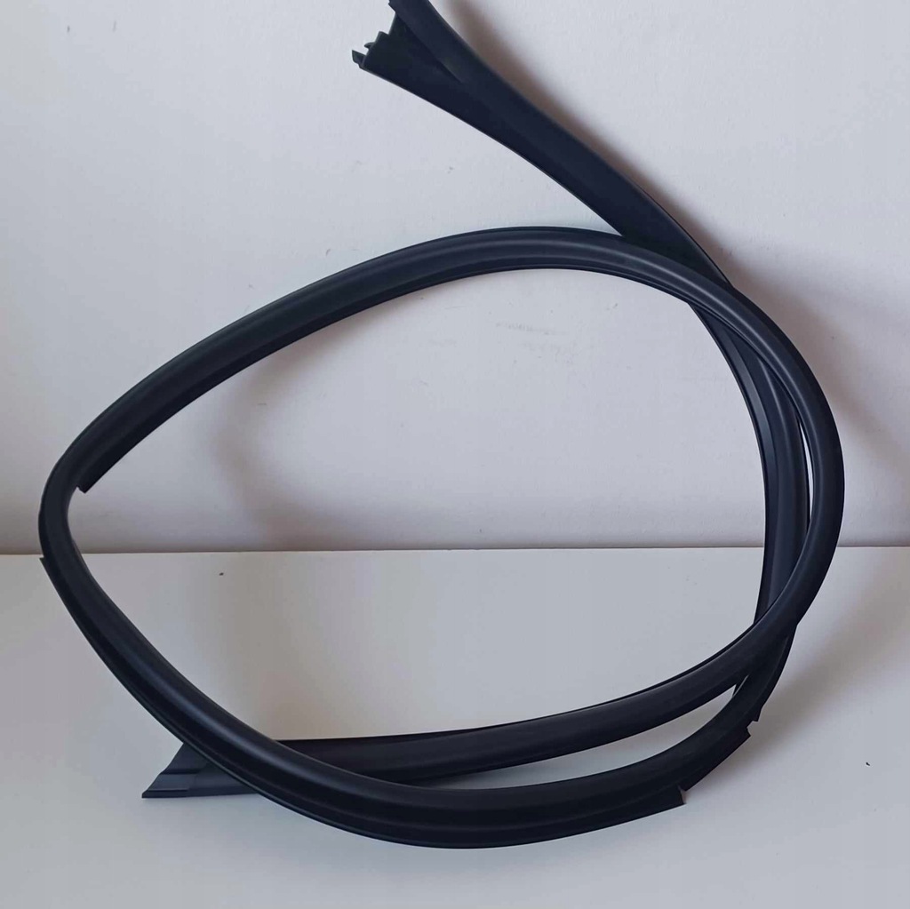 фото №1, Прокладка стекло дверь правый перед renault master iii 803270001r