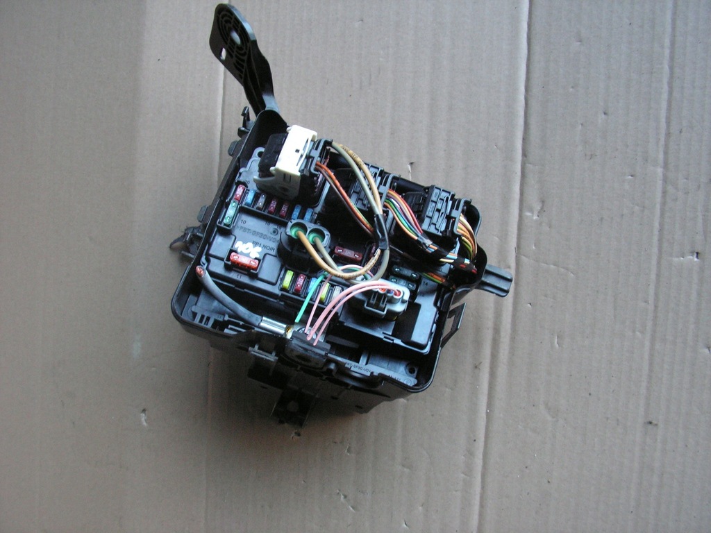 фото №1, Предохранители двигателя peugeot 207 fl