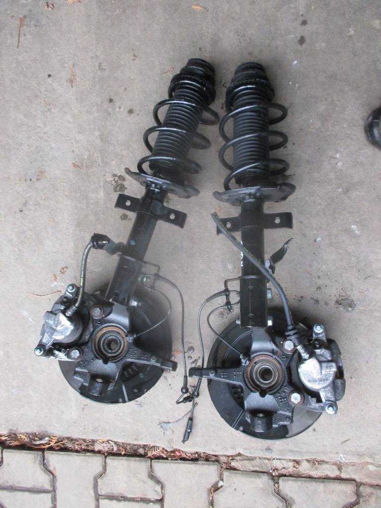 фото №4, Поворотный кулак амортизационная стойка renault clio v 19- 1.0 tce