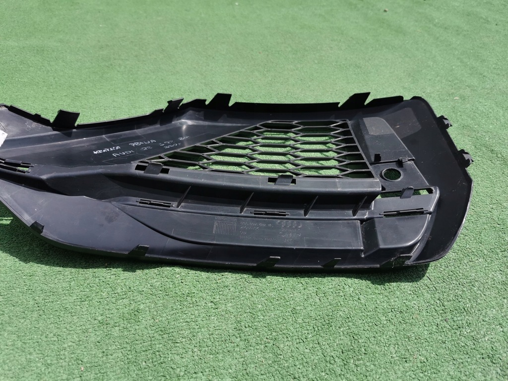 фото №9, Решітка права бампера перед передній audi q2 sq2 81a 81a807682s