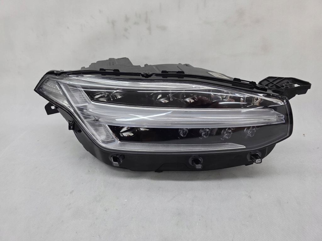 Купить Volvo xc90 2 2 фара правый  перед full led active high beam европа  31656990