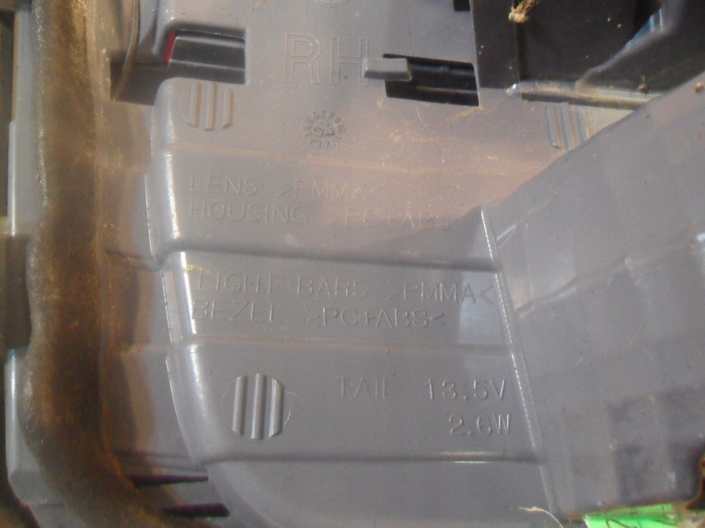 Bmw x3 f25 фара правый  задняя w крышке  uszkodzon led Киев