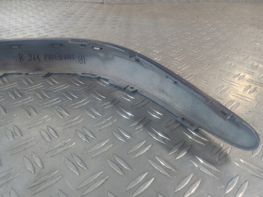 фото №7, Mercedes e w211 02-06 молдинг бампера правая 359 a2118800612