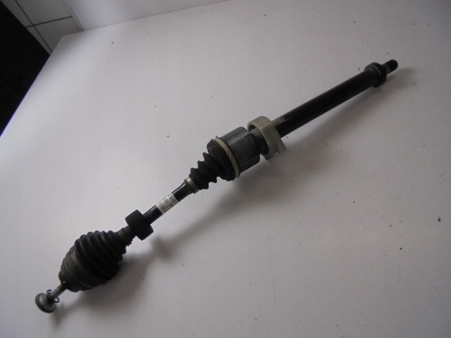 фото №1, Приводной вал правый перед bmw serii 1 f40 2.0 дизель 2019-