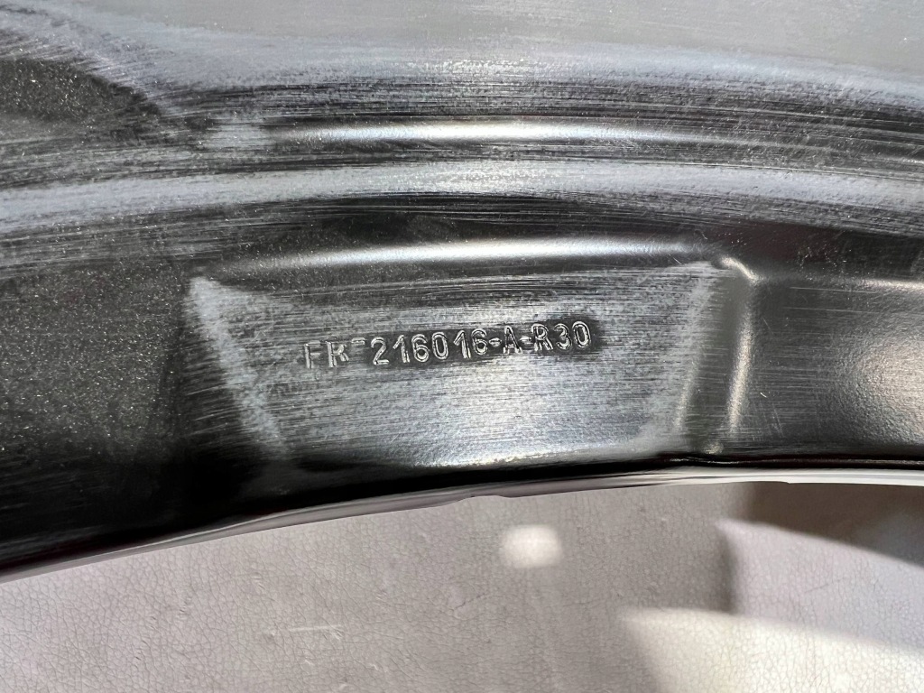 Крила лівий перед land range rover discovery sport 14- lr061384 Зі Шроту