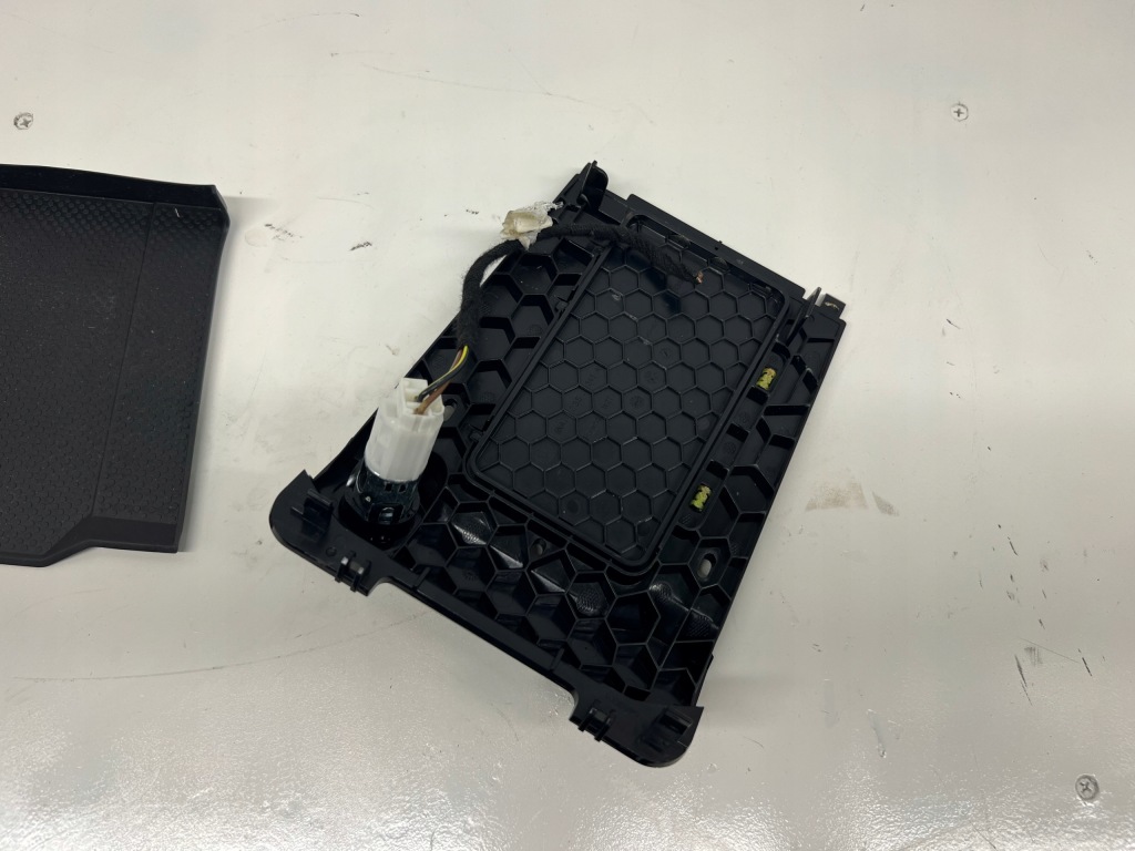 фото №4, Vw t-roc рамка туннель 2ga864263 5na035345a