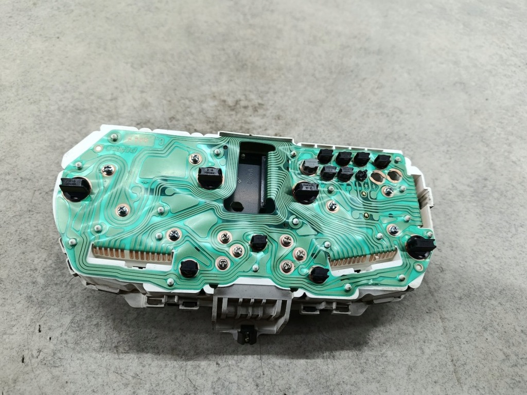 Панель mitsubishi pajero pinin mr951032 257330-6291 1.8 16v с Разборки