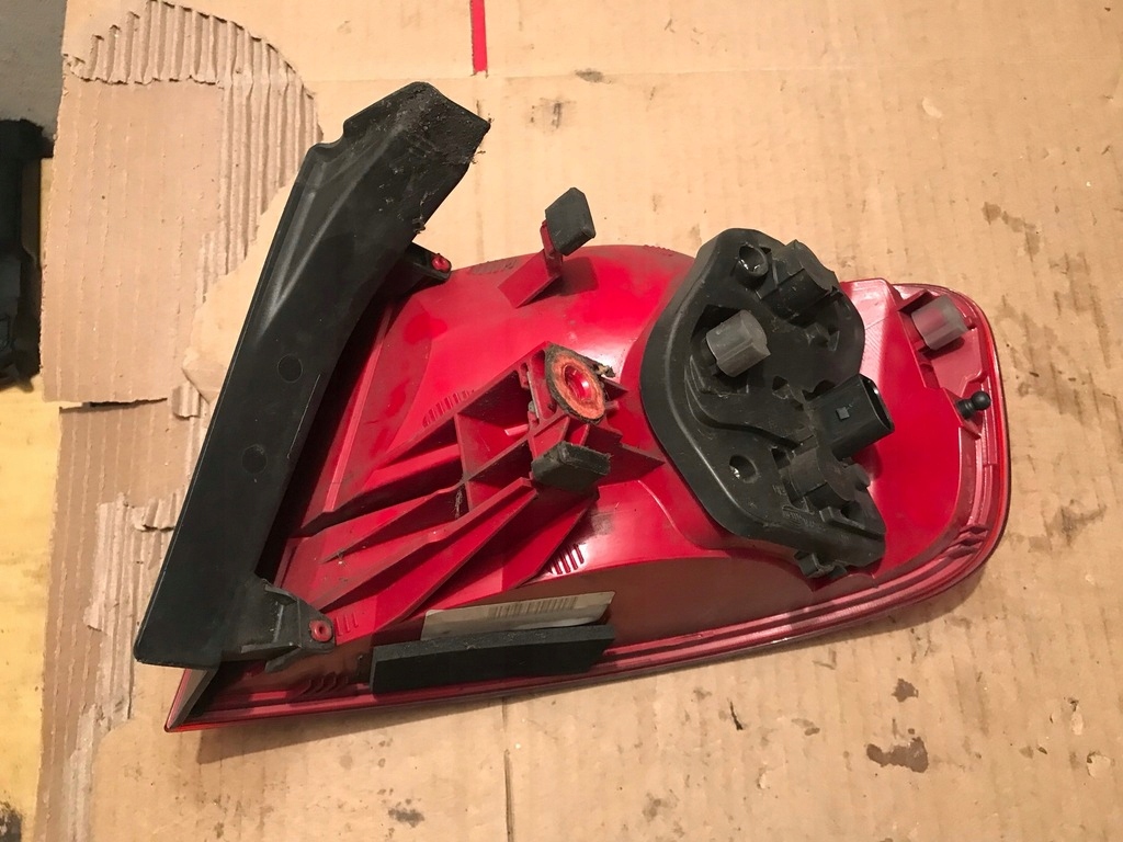 фото №7, Audi a4 b8 sedan лампа ліва задня задня w крила 8k5945095d