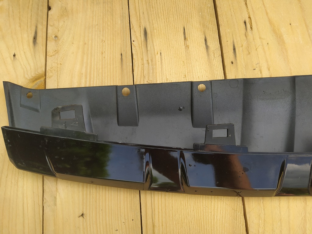 фото №10, Спойлер молдинг накладка бампера задняя - maserati levante