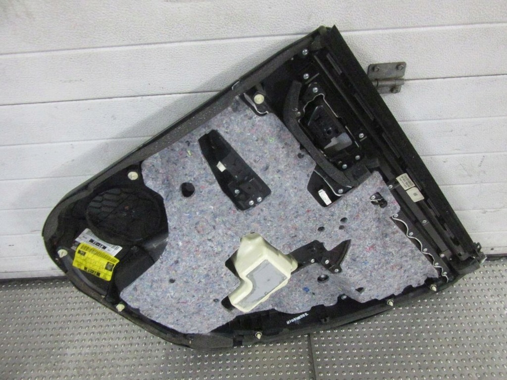 фото №9, Toyota highlander iii 2016 обшивка двері задня