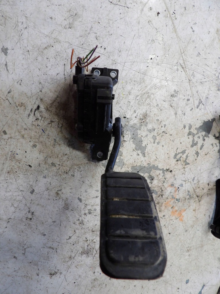 фото №1, Педаль газу 8200724059 renault master ii 2