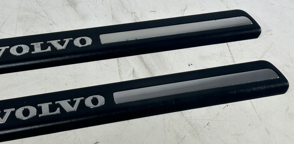 фото №4, Молдинг защита порог дверь перед volvo v60 i lift 8659960 пара