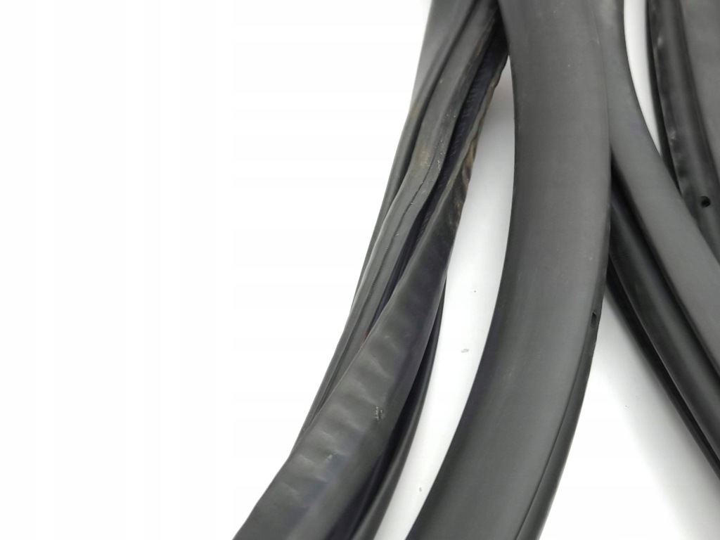 Peugeot 2008 ii 2021 прокладка дверь задних с Разборки