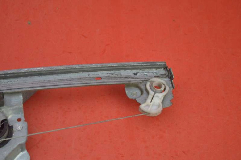 фото №8, Подъемник стекло левый перед eu 400843c peugeot 107 05-08