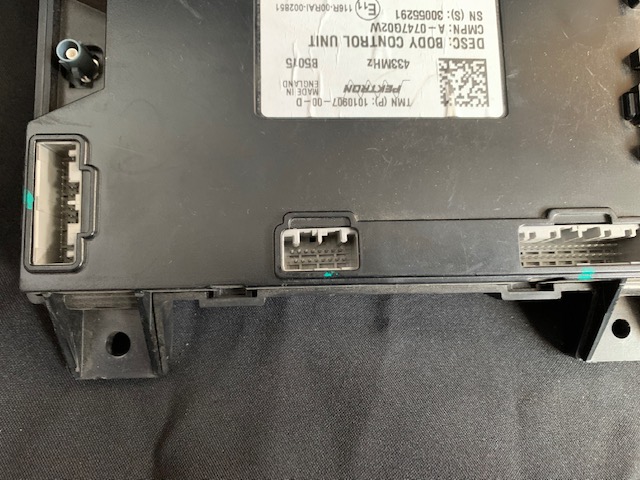 Tesla s модуль bcm кузов управление unit 1010907-00-d с Разборки